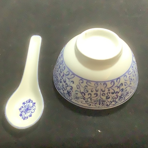 Asian Inspired Bowls and Spoon Set - Picture 2 of 3